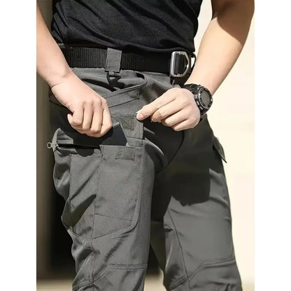 Cargo pocket flap and zipper detail